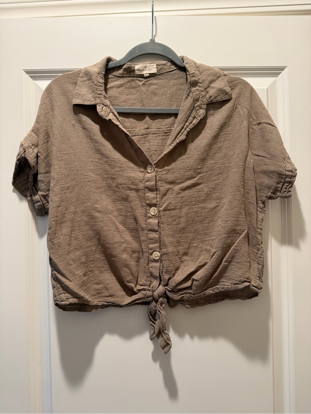 Casual Tie-Front Crop Top